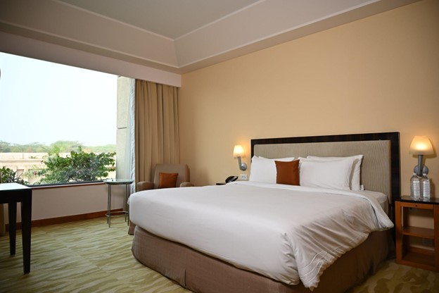 Service Apartments vs Hotels in Delhi, Which One Should You Choose for Your Stay?